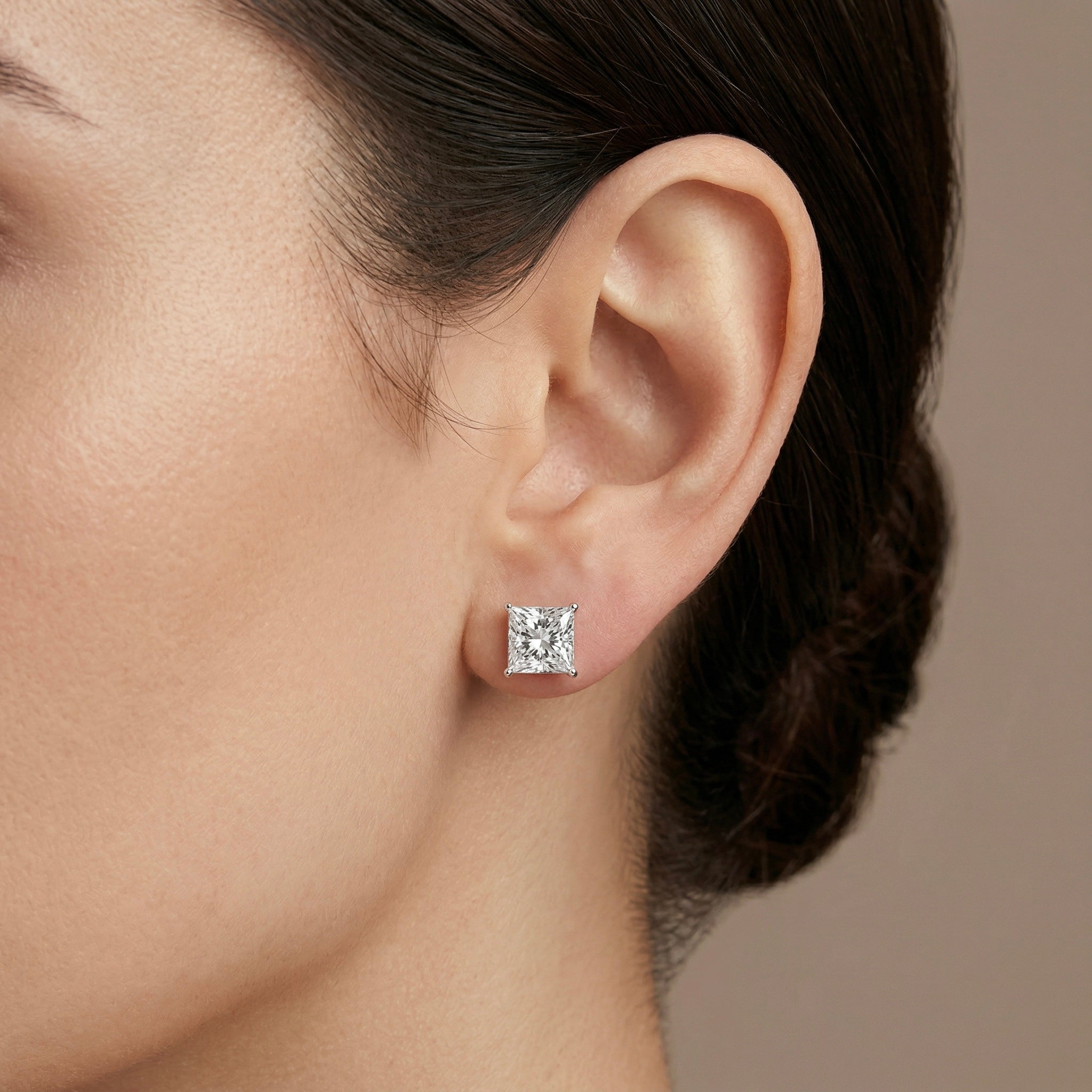 Moissanit-Ohrringe im Prinzessinnenschliff